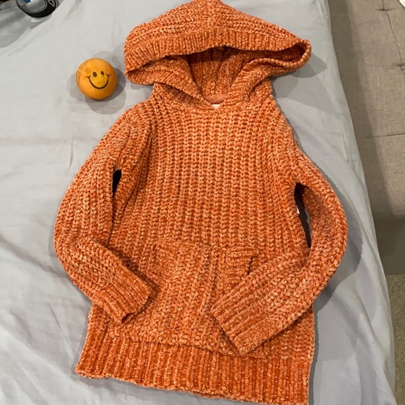 Sweater - Picture 1 of 2